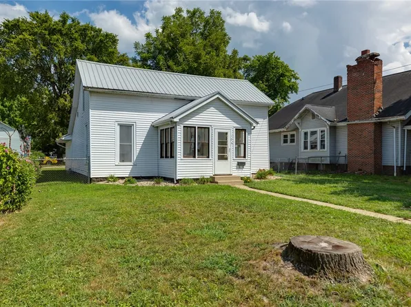 104 S Willow St, Effingham, IL 62401