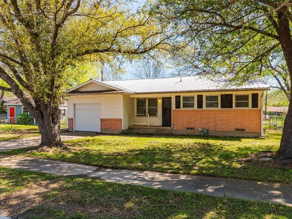 2308 N Main St, Bonham, TX 75418