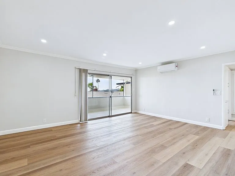 308 Raymondale Dr #7 — Photo 4