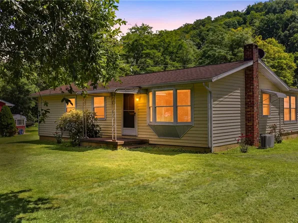 5536 Somerset Pike, Hollsopple, PA 15935