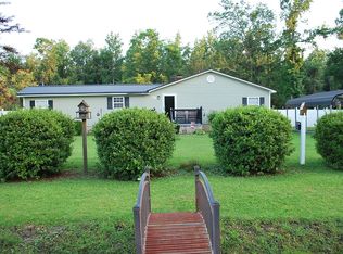 11 W Magnolia Dr, Rocky Point, NC 28457