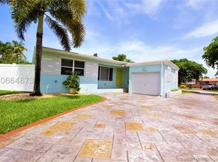 201 N 73rd Ter, Hollywood, FL 33024