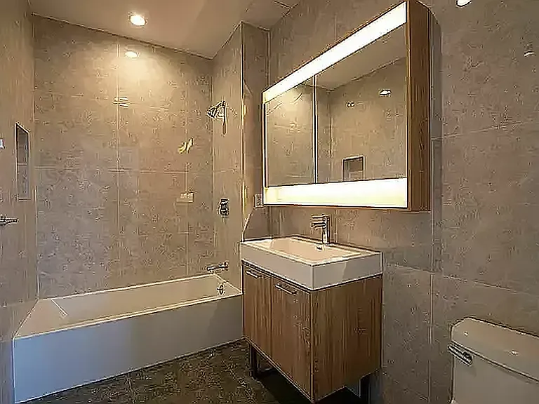 249 5th St #301 — Photo 4