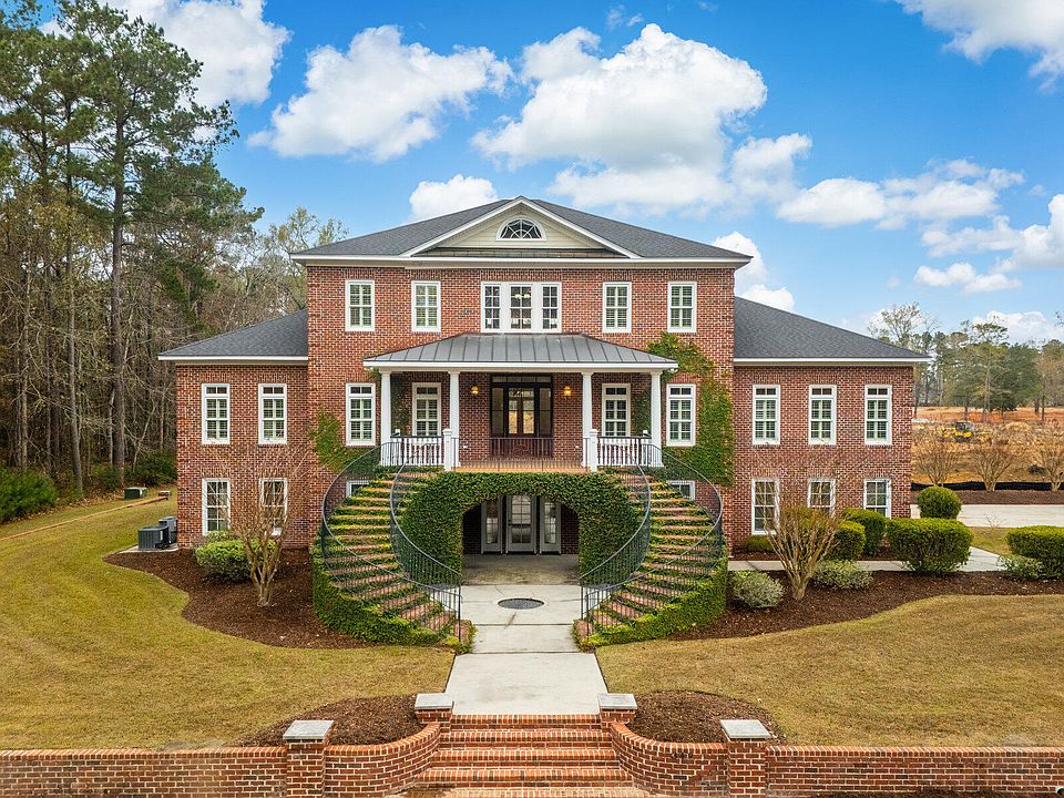 1st image of 349 Mentor Rd