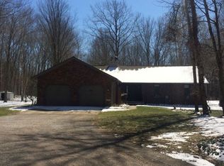 4616 E Parish Rd, Midland, MI 48642