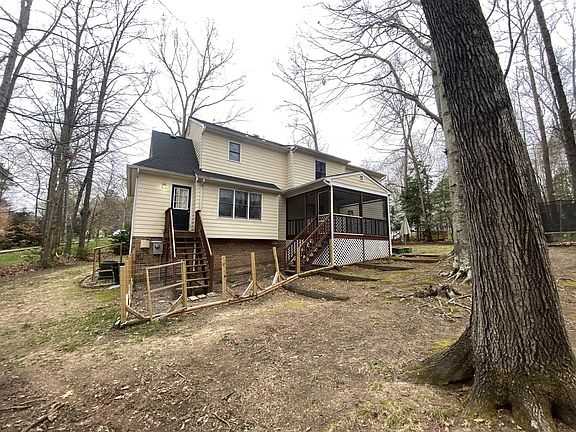 3rd image of 7301 Count Fleet Dr