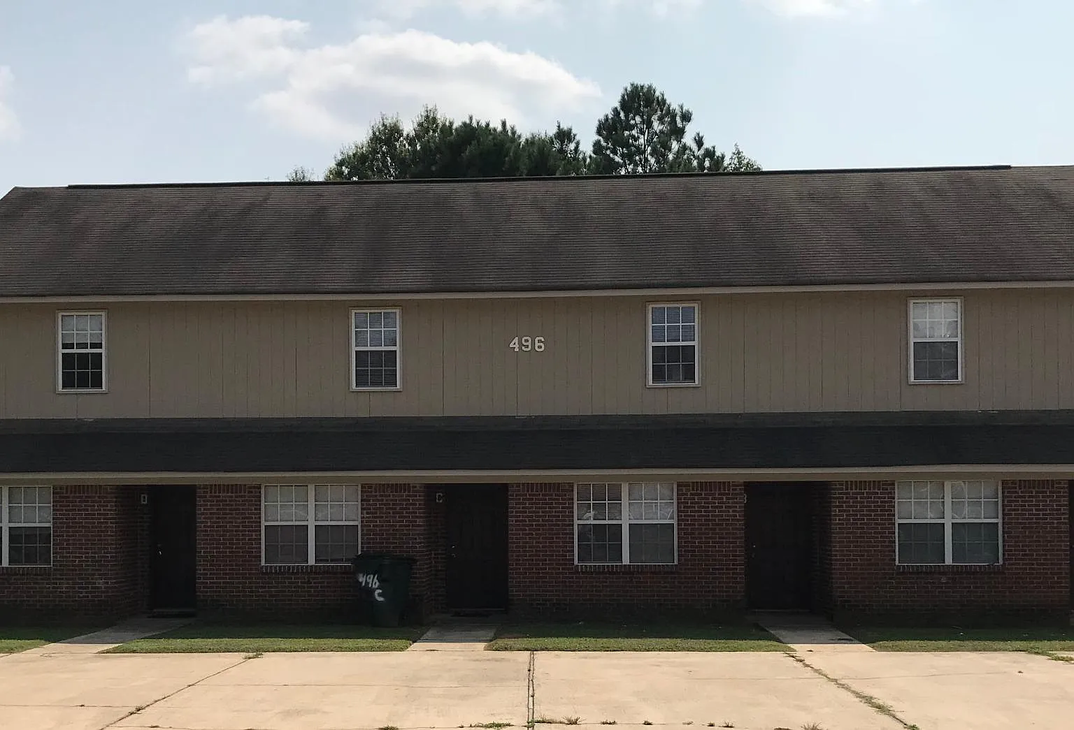 2 bed, 1.5 bath, 1015 sqft, $1,050 — Photo 1