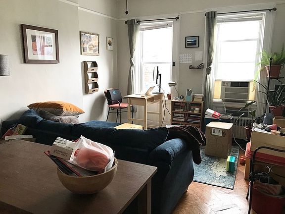 3rd image of 867 Park Pl #4R