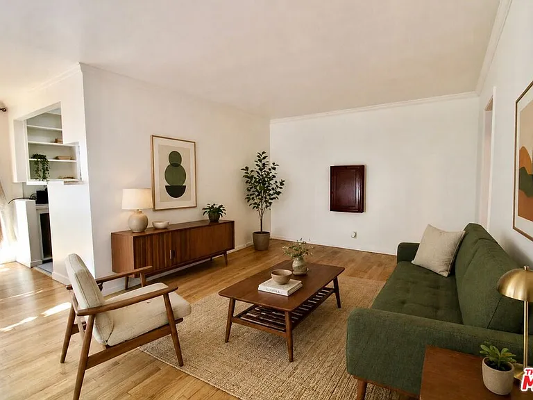 4336 Laurel Canyon Blvd — Photo 8