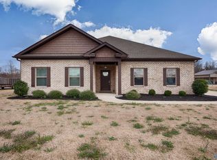 613 Walt Campbell Rd, Hazel Green, AL 35750