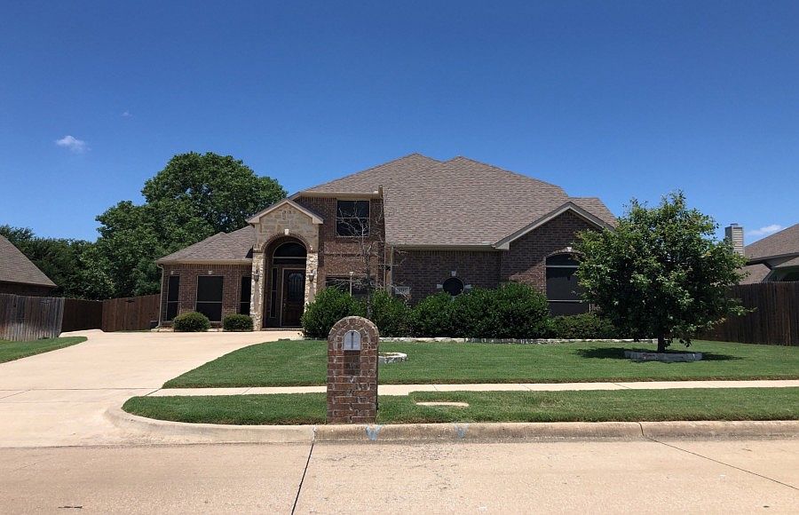 1st image of 4515 Woodcrest Ln