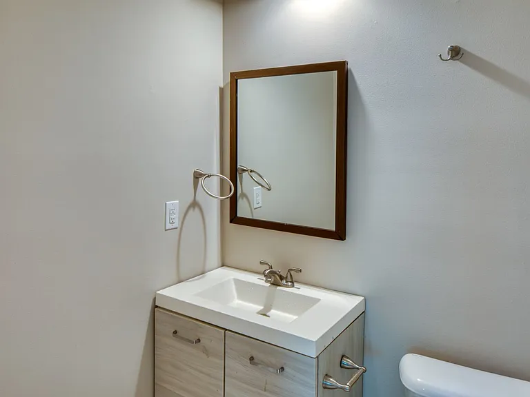 1114 E Anderson St #A — Photo 35