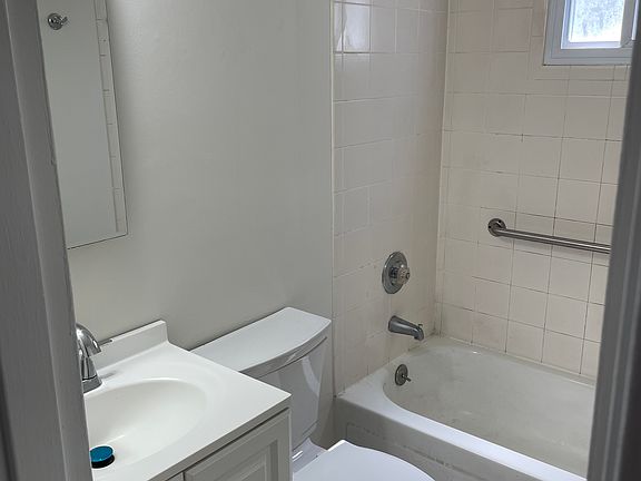 4th image of 497 Mountainview Ave Floor 1
