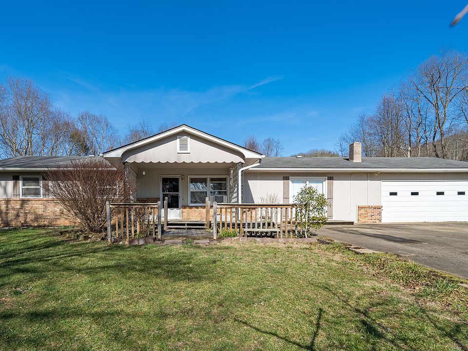 1st image of 596 Chestnut Dr