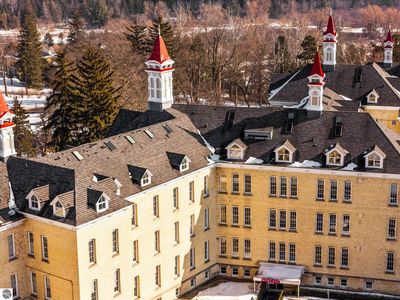 800 Cottageview Dr Suite 403, Traverse City, MI, 49684