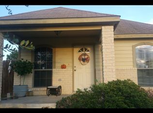 4451 Vientos Rd, Laredo, TX 78046