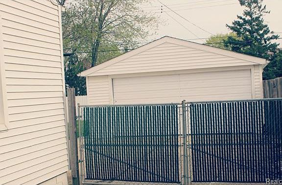 4th image of 1776 Sycamore St