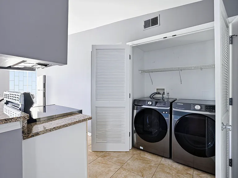 2745 Grinstead Dr #208 — Photo 19