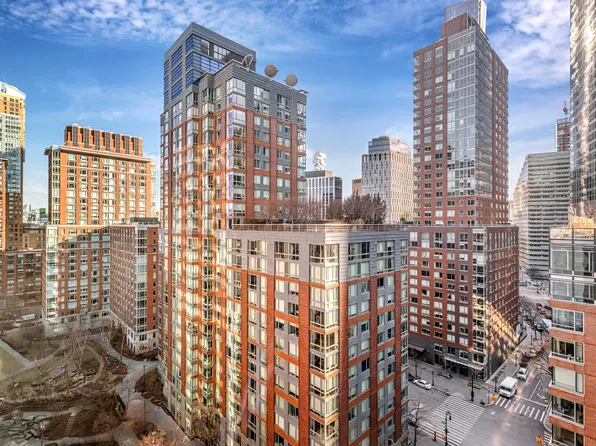 8 River Terrace image 7 of 26