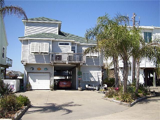 1st image of 3907 Isla Del Sol