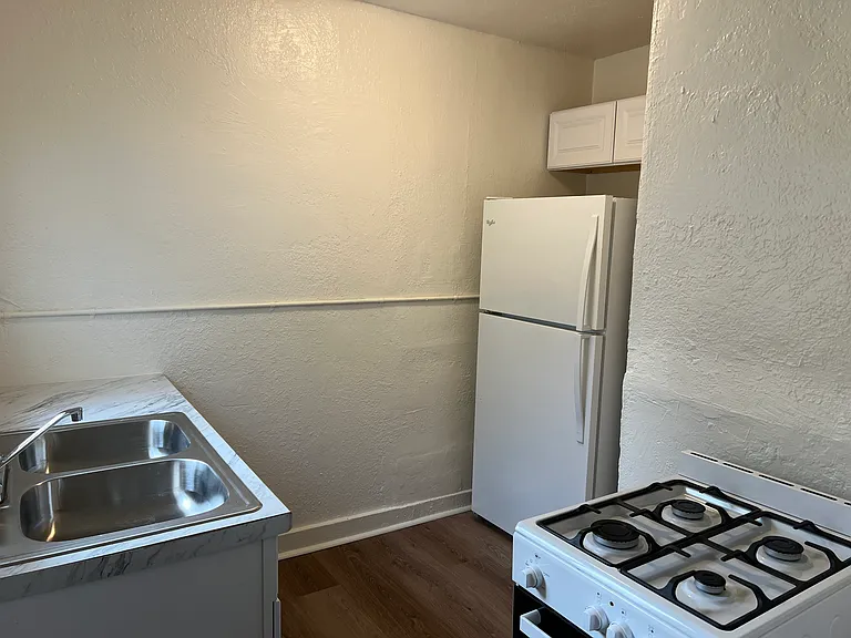 1040 Martin Luther King Jr Ave #1 — Photo 3