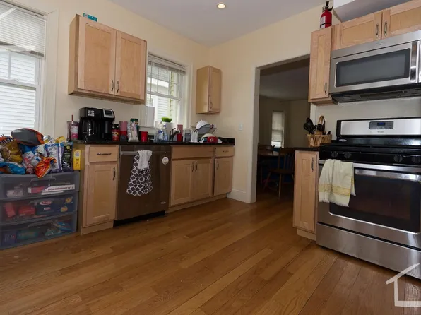 76 Brooks St #2, Brighton, MA 02135