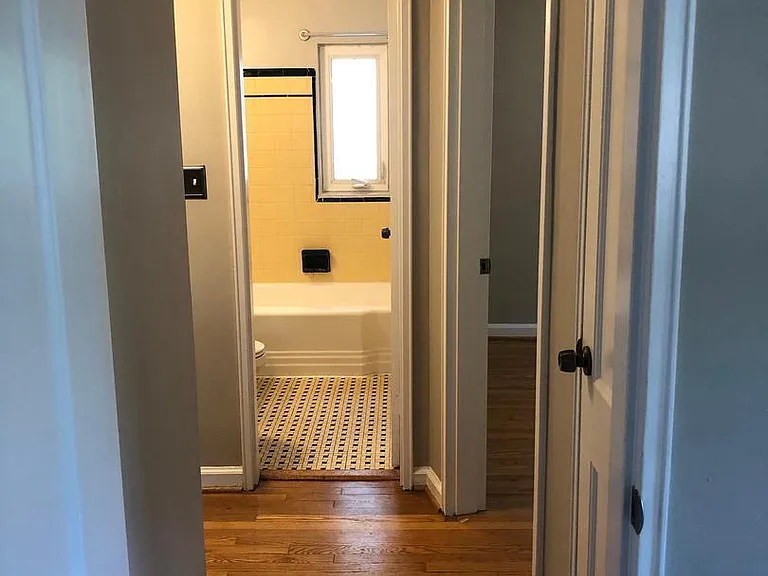 21 E Myrtle St — Photo 18