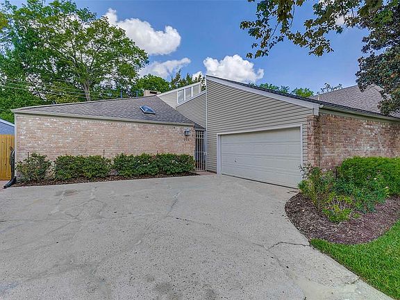 Renovated 3 bedroom, 2/1 bath. All bedrooms down with a game room upstairs. Zoned to Barbara Bush Elementary and easy access to the Terry Hershey Trails.