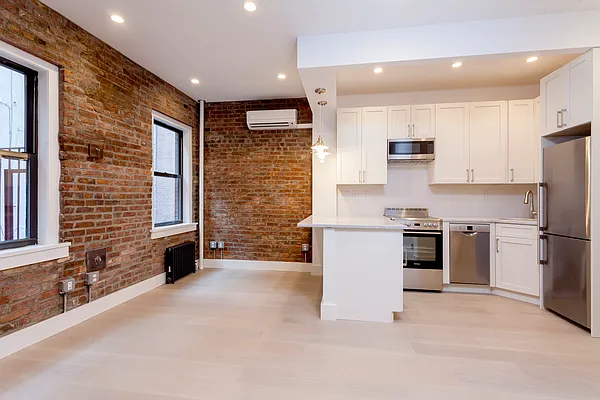 Rented by Compass | media 10