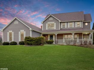 3515 Middlesex Dr, Woodstock, IL 60098