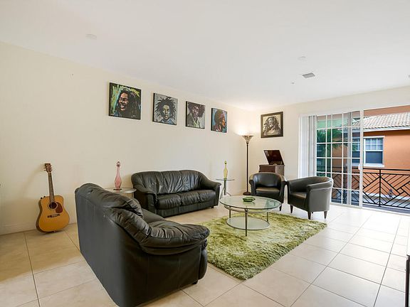 4th image of 219 N L St APT 110