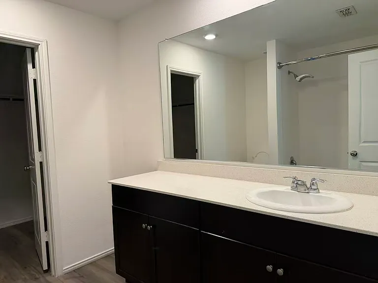 405 Laurenbrooke Dr — Photo 23