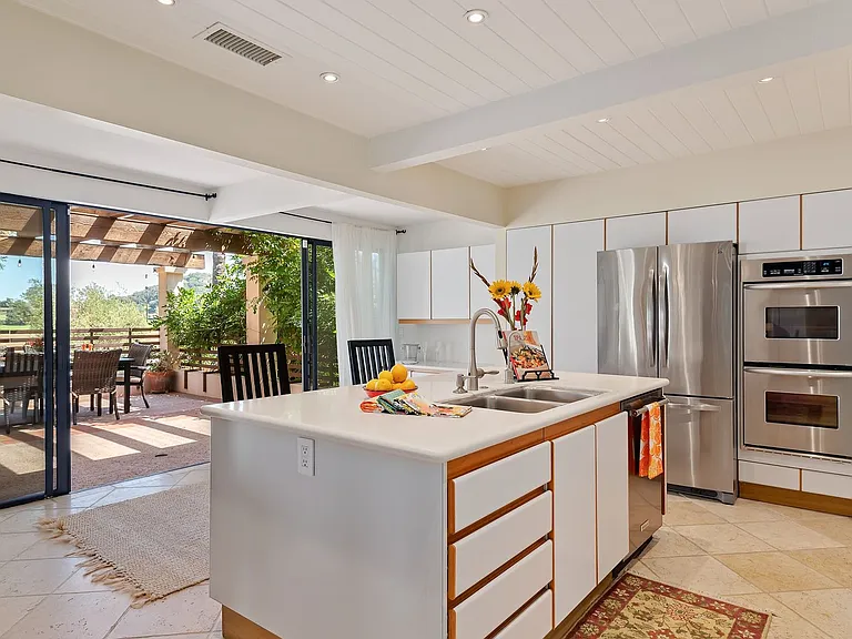 525 Las Palmas Dr — Photo 11