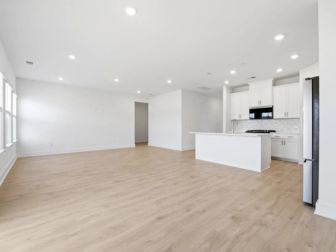 5 bed, 2815 sqft, $3,500 — Photo 4