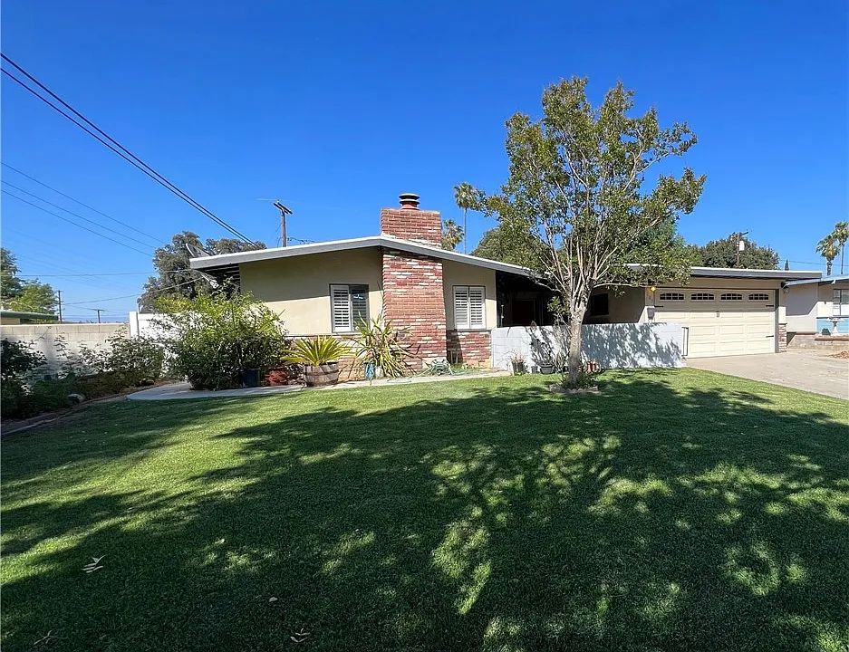 3085 Kathleen St