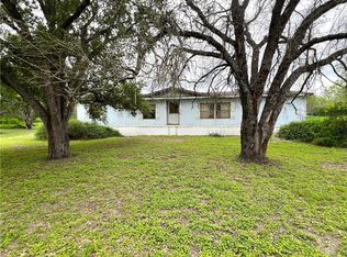 107 Lago Dr, Sandia, TX 78383