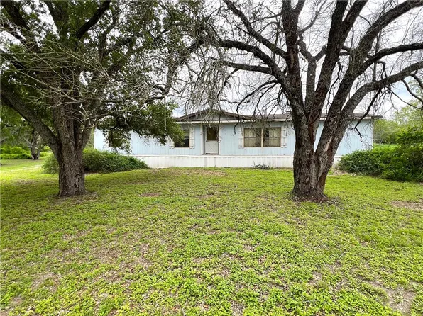 107 Lago Dr, Sandia, TX 78383