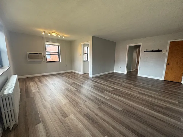 Royal Gardens Apartments — Photo 67
