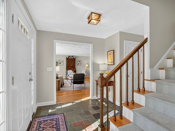 3rd image of 18 Bromfield Rd