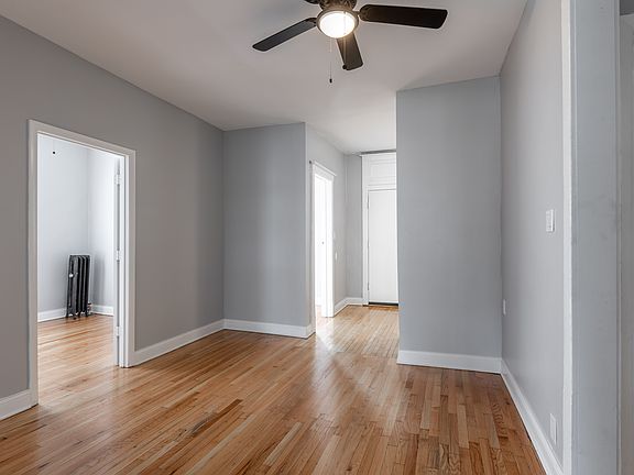 2nd image of 1251 W Rosemont Ave