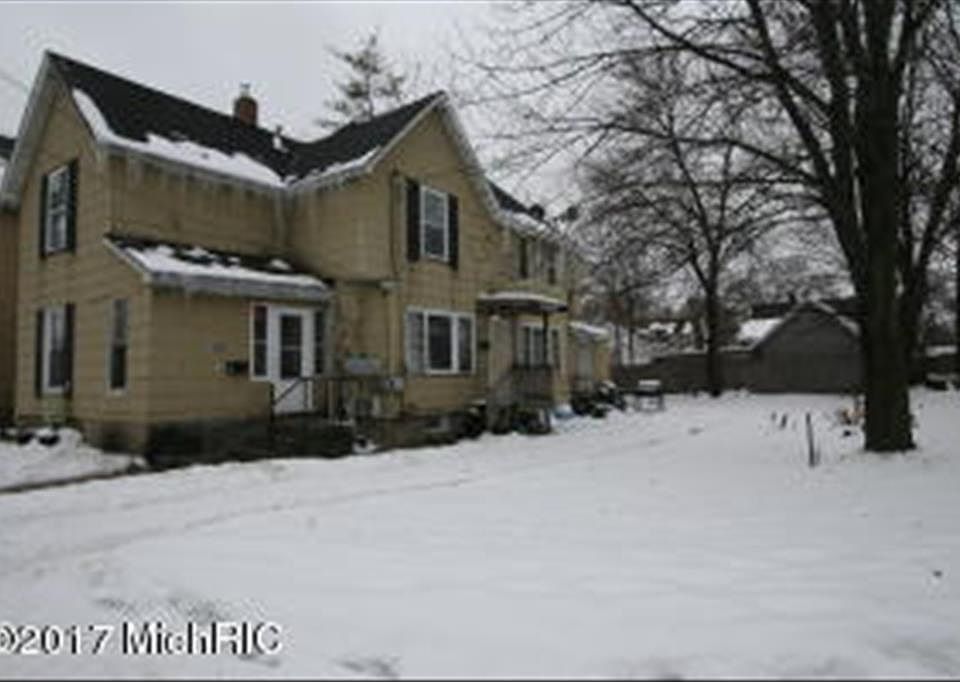 1st image of 1035 Hamilton Ave NW