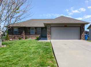 5242 S Winsor Dr, Battlefield, MO 65619