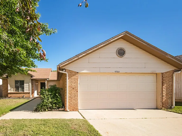 9705 Oaktree Ter — Photo 1