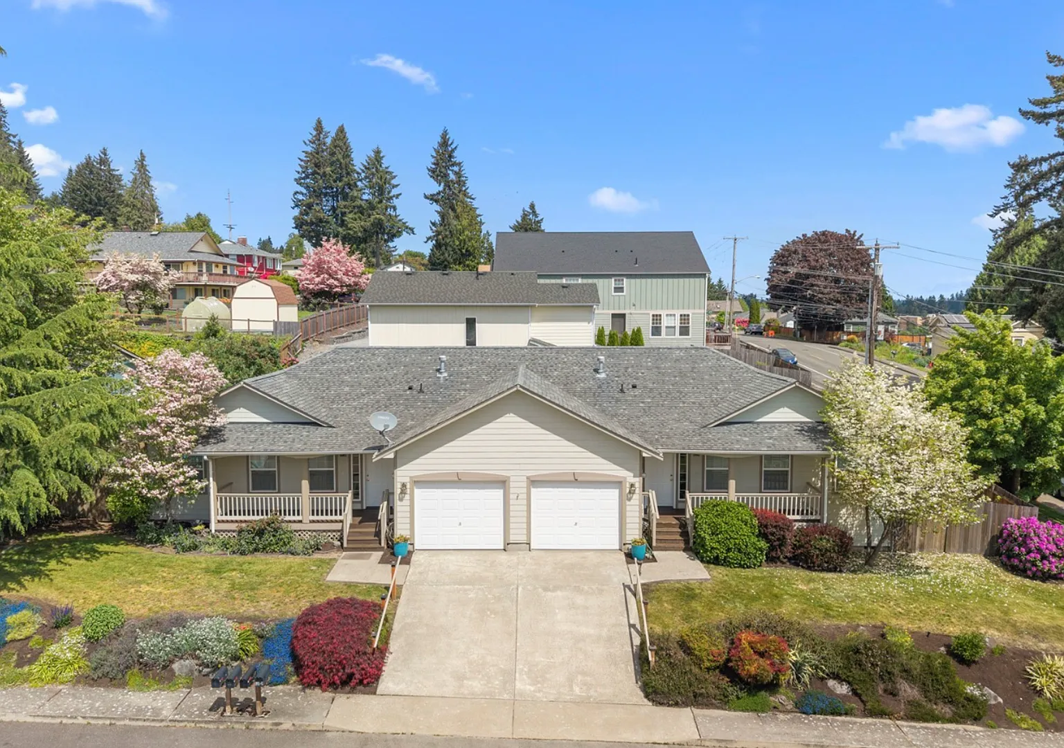 Spacious 3-Bedroom Home in Desirable Tumwater Hill — Photo 2