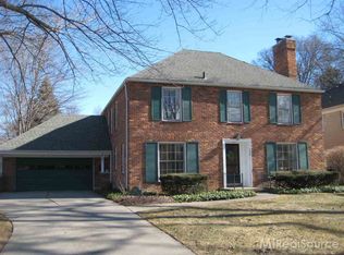 136 Moran Rd, Grosse Pointe Farms, MI 48236