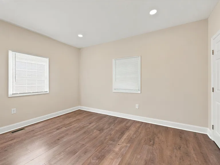 1605 Brintons Bridge Rd — Photo 16