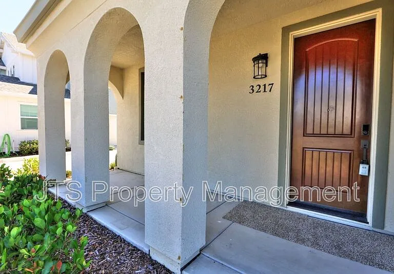 3217 Sunny Gate Ln — Photo 9