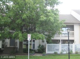 6090B Essex House Sq, Alexandria, VA 22310