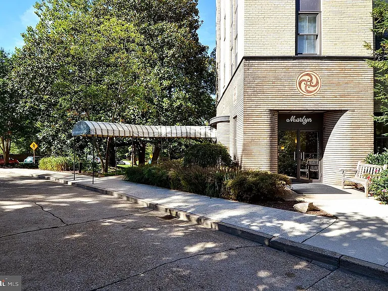 3901 Cathedral Ave NW #302 — Photo 12