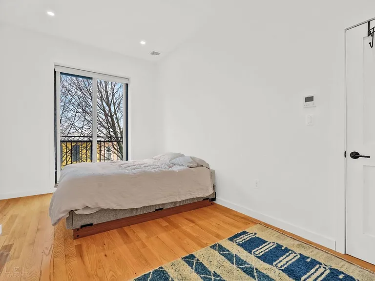 729 Chauncey St #2A — Photo 9